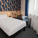 Hotel Ibis Styles Airport 3*