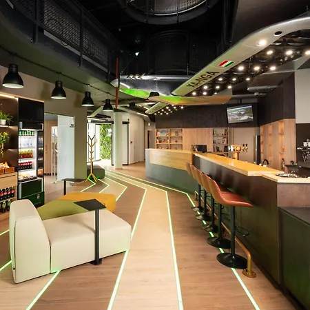 Ibis Styles Airport ホテル 3*