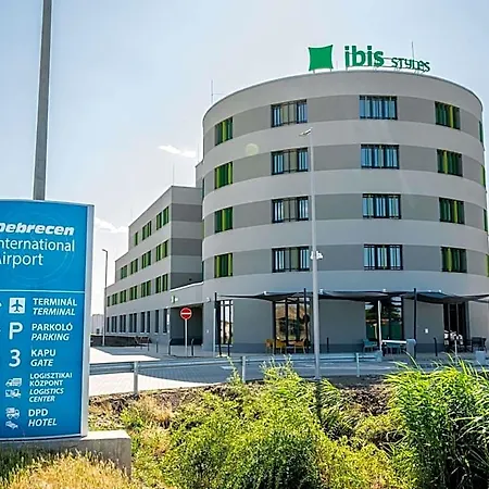 Ibis Styles Airport Hotel 3*